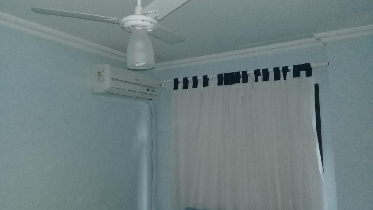 Apartamento de 2 domitórios e 1 garagem no centro de Bombinhas 50 metros da praia na Avenida principal próximo ao shopping Punta Blu Exterior foto