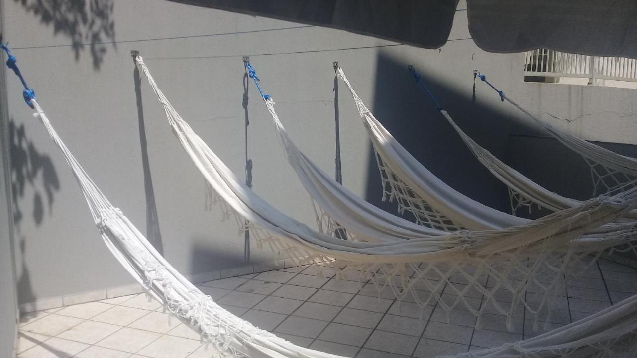 Apartamento de 2 domitórios e 1 garagem no centro de Bombinhas 50 metros da praia na Avenida principal próximo ao shopping Punta Blu Exterior foto