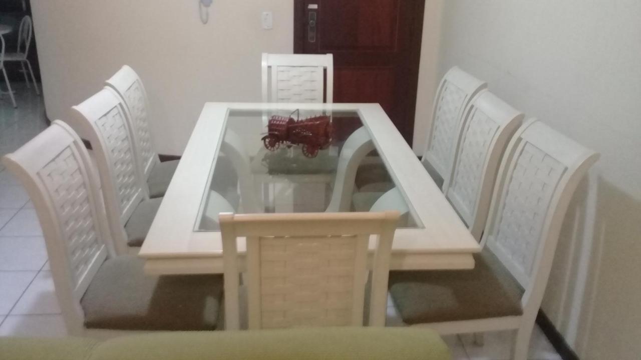 Apartamento de 2 domitórios e 1 garagem no centro de Bombinhas 50 metros da praia na Avenida principal próximo ao shopping Punta Blu Exterior foto